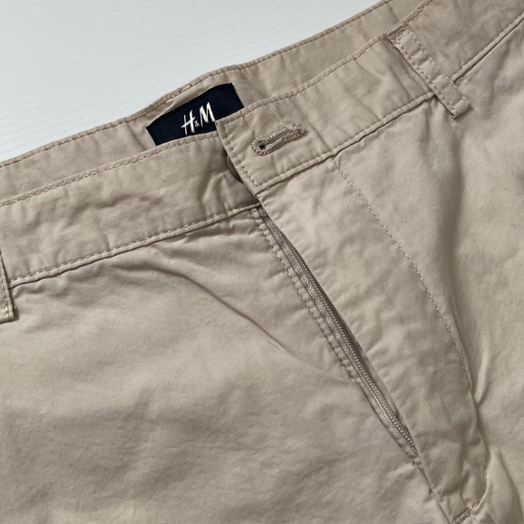 Beige shorts - Picture 2 of 5